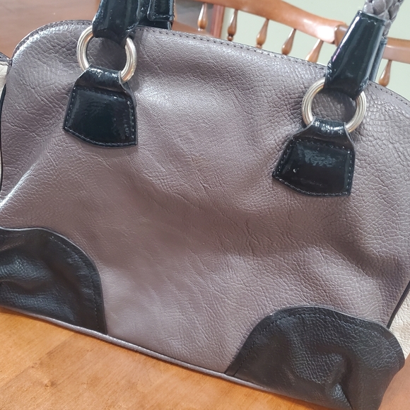 Guess purple purse - Picture 2 of 5